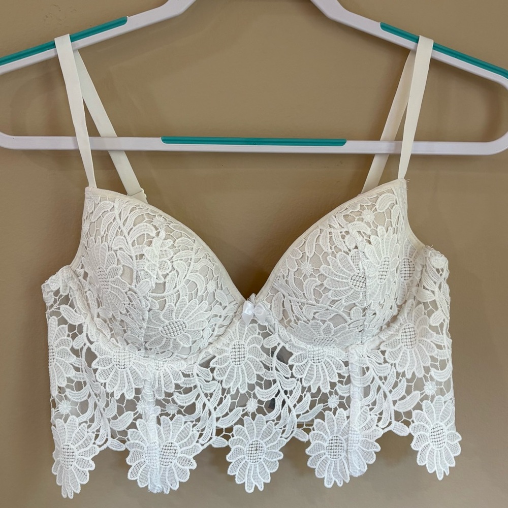 Escante’ White Floral Lace Bra/Bustier, 36